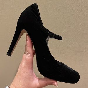 Velvet almond toe pumps size 6